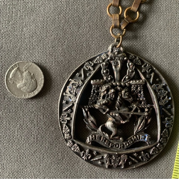 Herefordshire, England Medallion Pendant - Picture 2 of 6